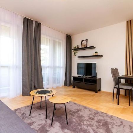 Gozsdu White Raven 3 - Terrace And Free Underground Parking Apartment Budapest Luaran gambar
