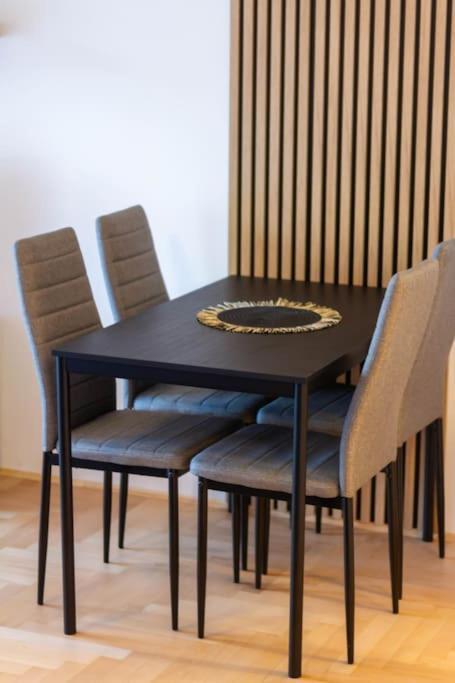 Gozsdu White Raven 3 - Terrace And Free Underground Parking Apartment Budapest Luaran gambar