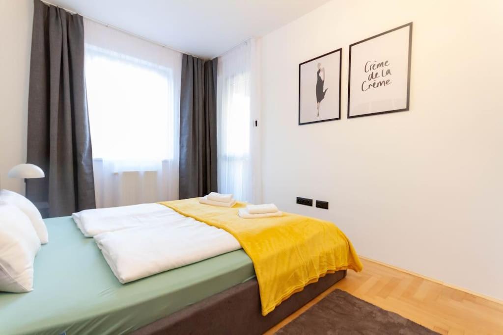 Gozsdu White Raven 3 - Terrace And Free Underground Parking Apartment Budapest Luaran gambar