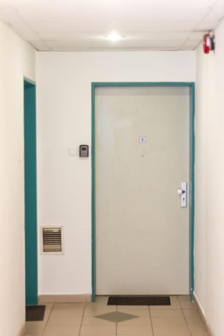 Gozsdu White Raven 3 - Terrace And Free Underground Parking Apartment Budapest Luaran gambar