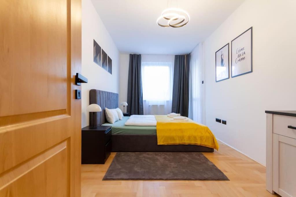 Gozsdu White Raven 3 - Terrace And Free Underground Parking Apartment Budapest Luaran gambar