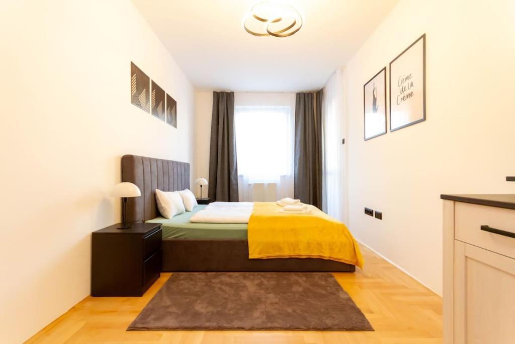 Gozsdu White Raven 3 - Terrace And Free Underground Parking Apartment Budapest Luaran gambar