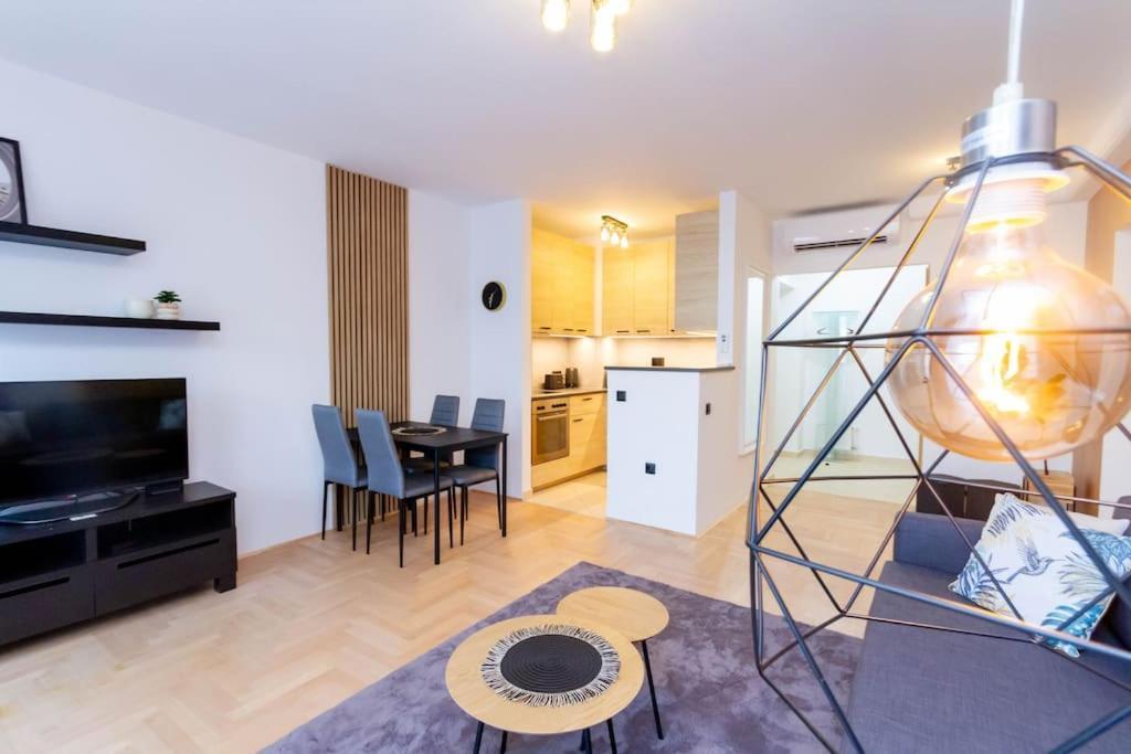 Gozsdu White Raven 3 - Terrace And Free Underground Parking Apartment Budapest Luaran gambar