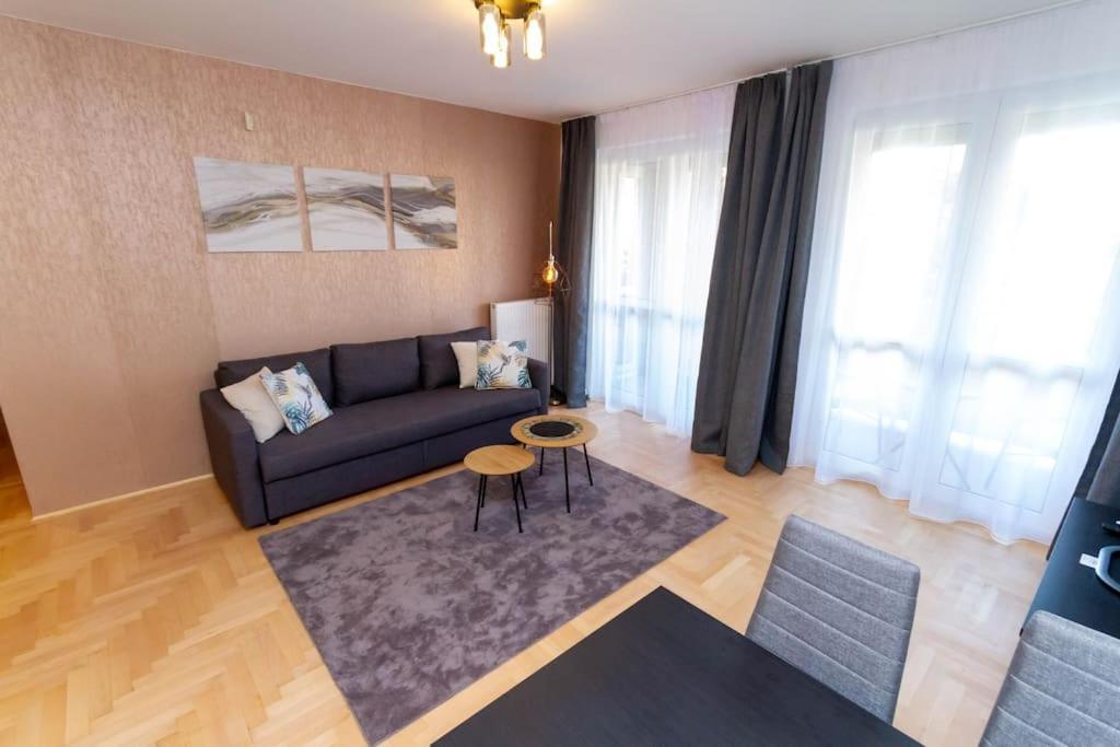 Gozsdu White Raven 3 - Terrace And Free Underground Parking Apartment Budapest Luaran gambar