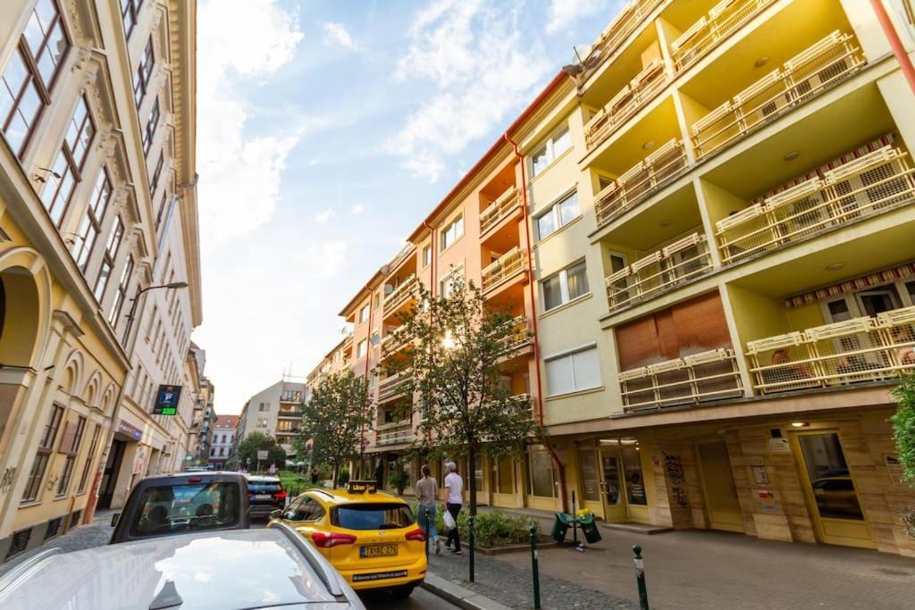 Gozsdu White Raven 3 - Terrace And Free Underground Parking Apartment Budapest Luaran gambar